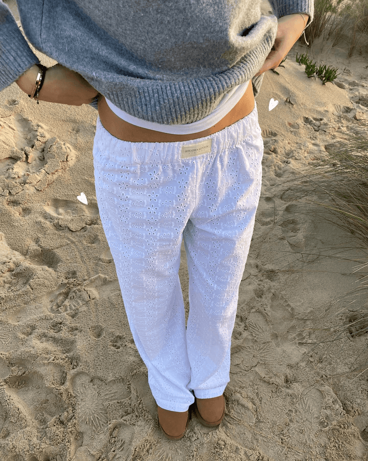 Green women's relaxed fit lightweight lounge pants, comfortable soft fabric for everyday casual wear.