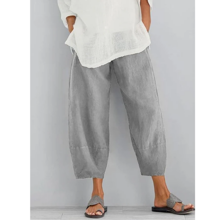 Effortless women's leisure pants in breathable linen, offering ultimate comfort for relaxed summer days.
