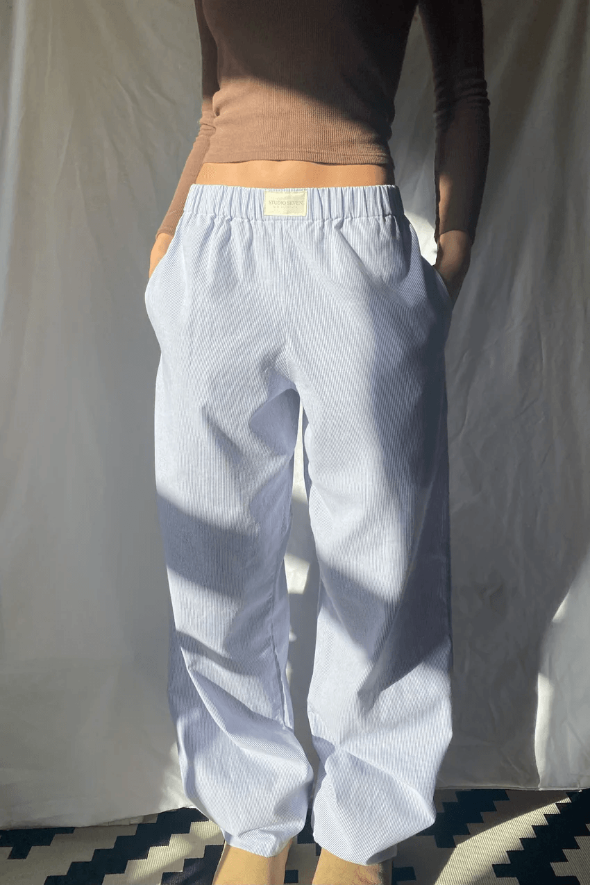 Versatile women's lightweight lounge pants, relaxed fit for everyday style, casual comfort, or home wear.