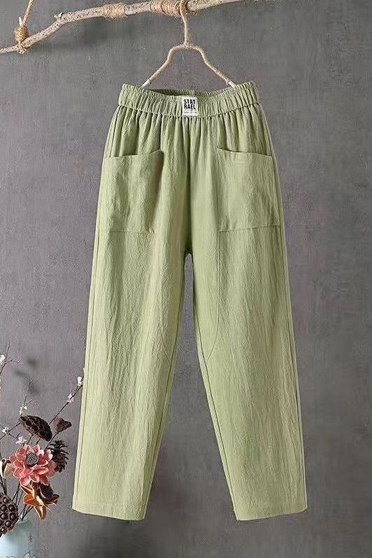 Versatile women's wide-leg pants. Relaxed, comfortable fit suitable for casual, stylish, and modern looks.