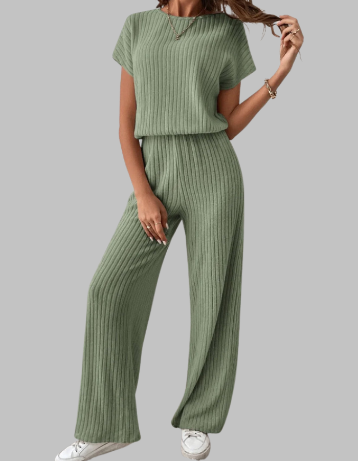 Trendy women's ribbed matching set: short sleeve top & wide leg pants, perfect for spring and summer style.