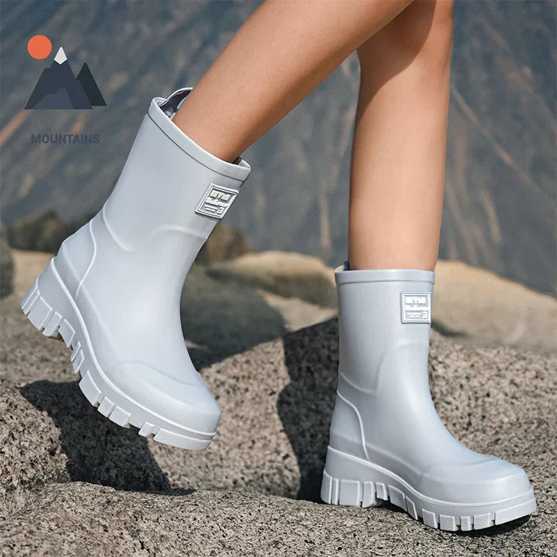 Winter-ready women's waterproof Chelsea ankle boots for ultimate comfort & style.