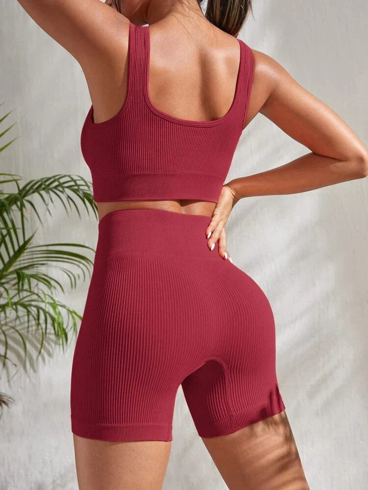 Sienna women's sports top & matching workout shorts. Two-piece gym outfit for active women.