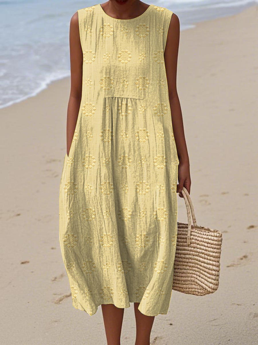 Soft, comfortable women's sleeveless midi dress with pockets, designed for effortless summer style.