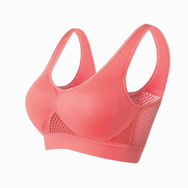 Yoga bra: seamless women's breathable mesh sports bra, Sofia, for comfortable workouts.