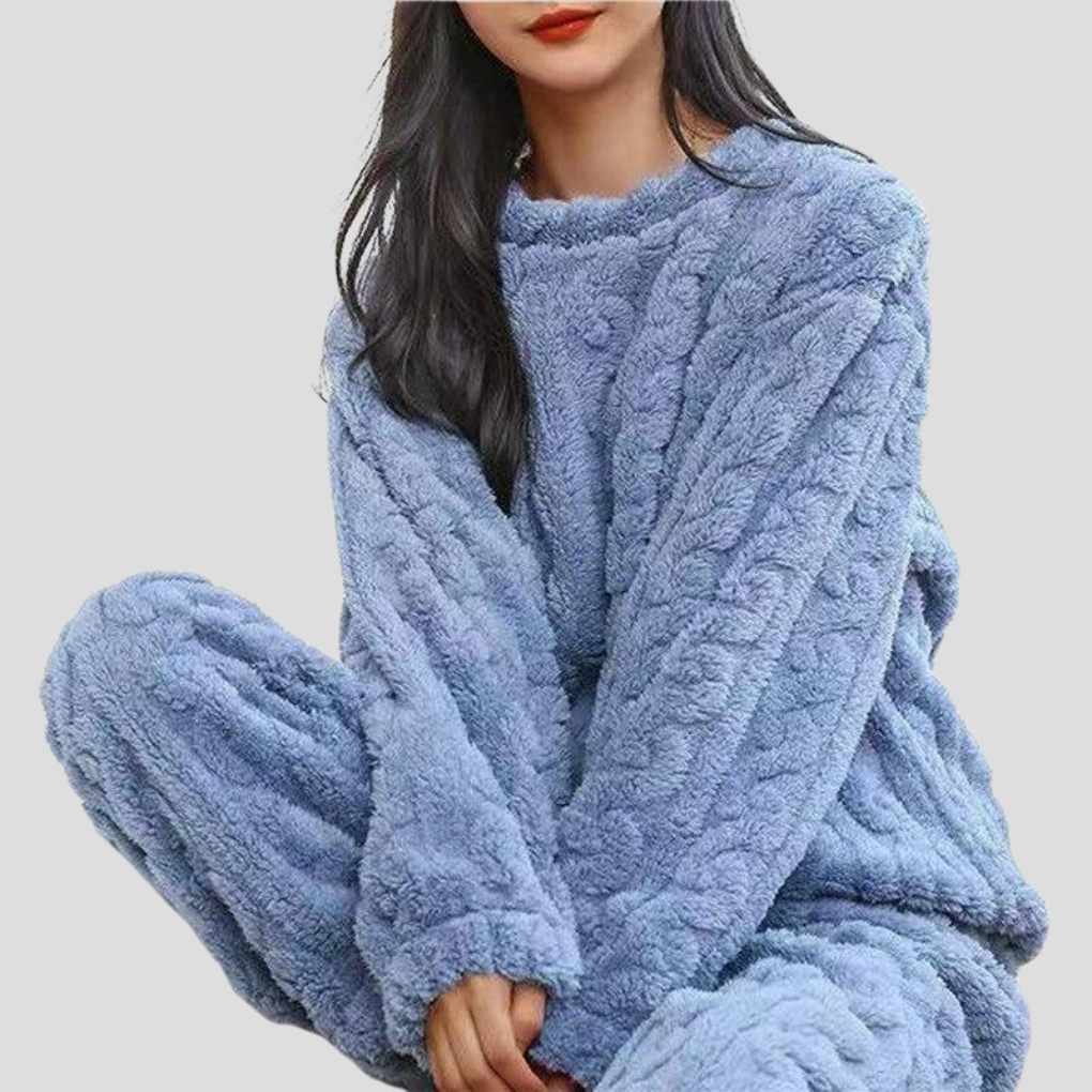 Women's soft fleece pajama set, perfect for cozy winter nights. Warm loungewear for comfortable sleep.