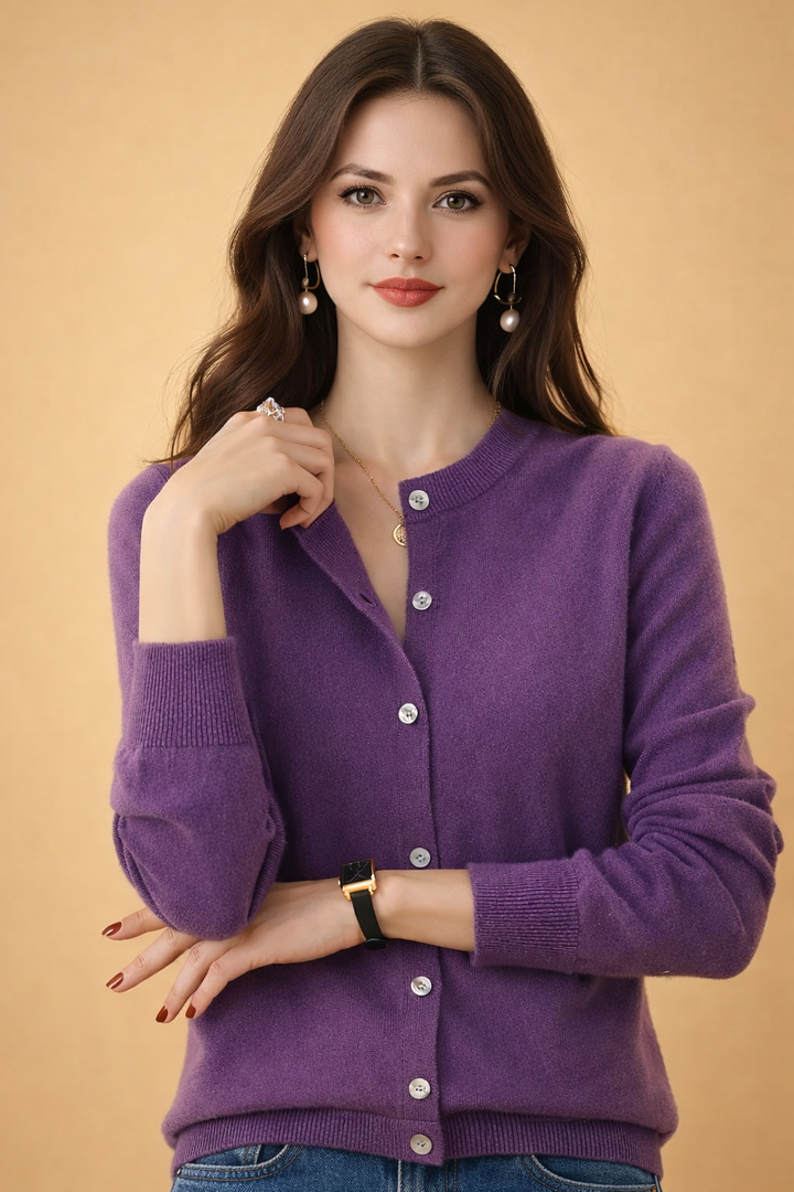 Versatile women's button-front knit cardigan, ideal for casual outfits or office attire, a stylish layering piece.