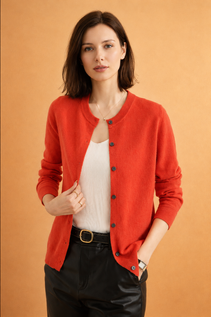 Everyday fashion: women's button-front knit cardigan, soft & comfortable. Ideal as a layering piece for ladies.