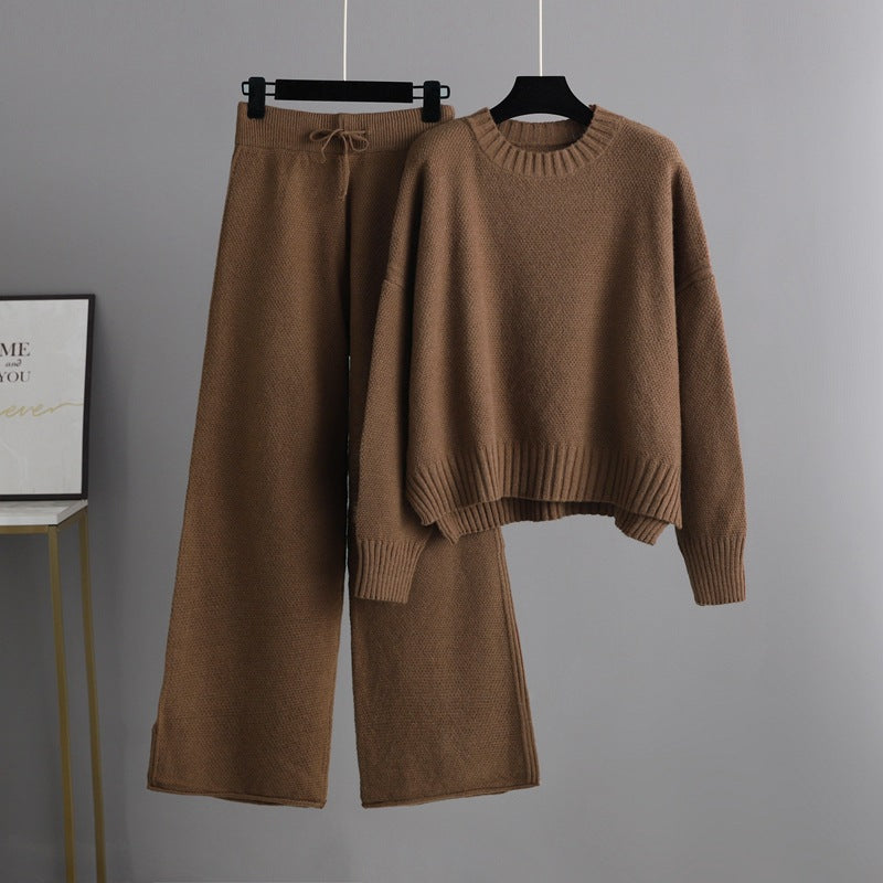Comfortable women's Solara lounge set, a stylish two-piece with wide leg pants & cropped top for relaxed wear.