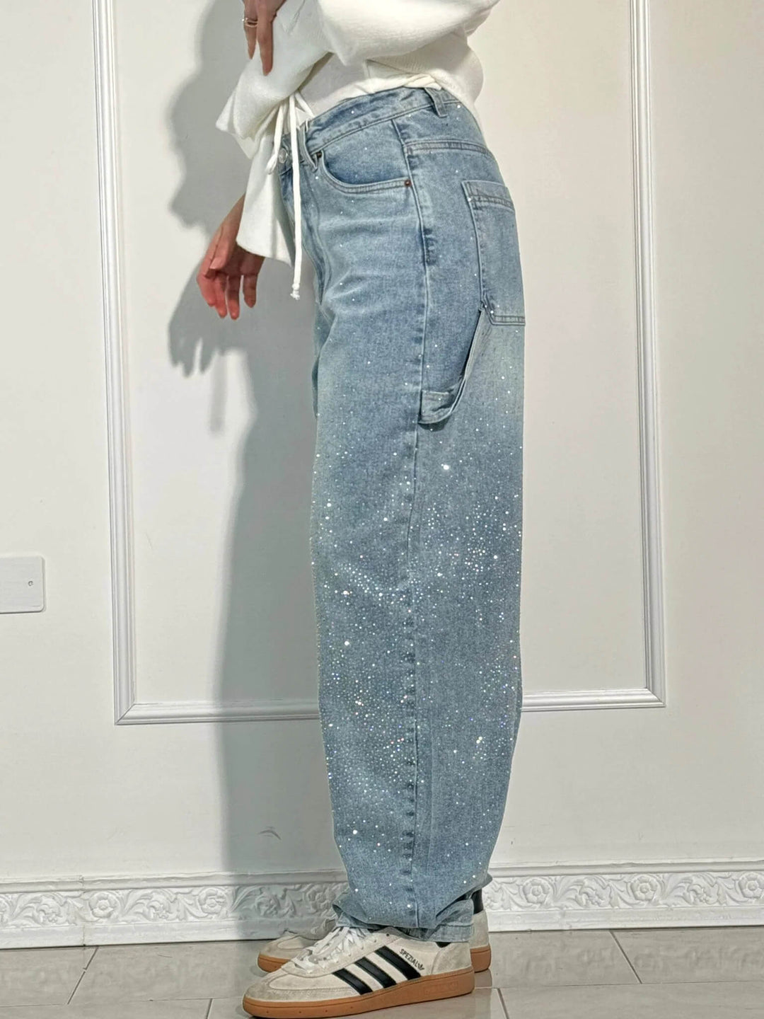Comfortable women's spring pants, designed with a wide leg and a flattering flowy style.