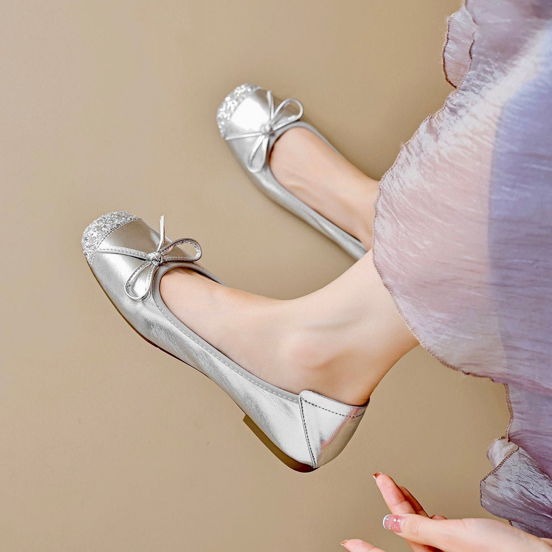 Comfortable women's square toe ballet flats, designed with a charming bow for all-day ease.