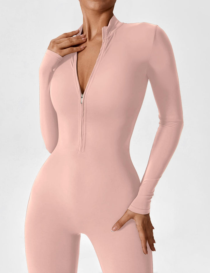 Stretchy women's jumpsuit, designed with a functional zipper for a casual and comfortable spring appeal