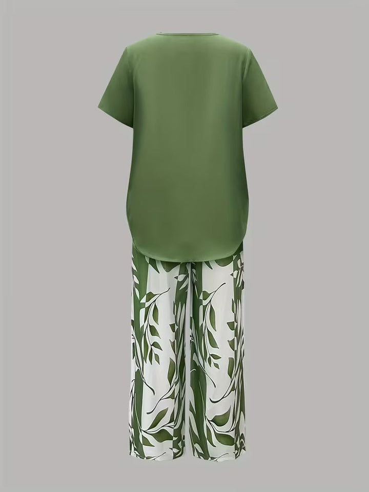 Relaxed fit women's leaf print pant set, offering an easy-wear matching outfit for warm days.