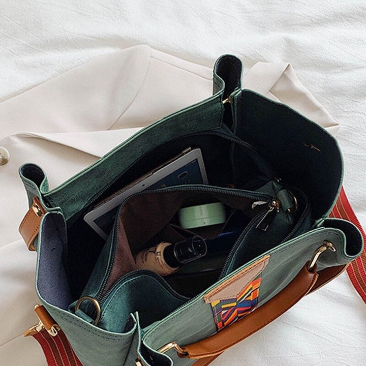 Elegant PU leather shoulder bag, perfect fashion accessory for women on the go.