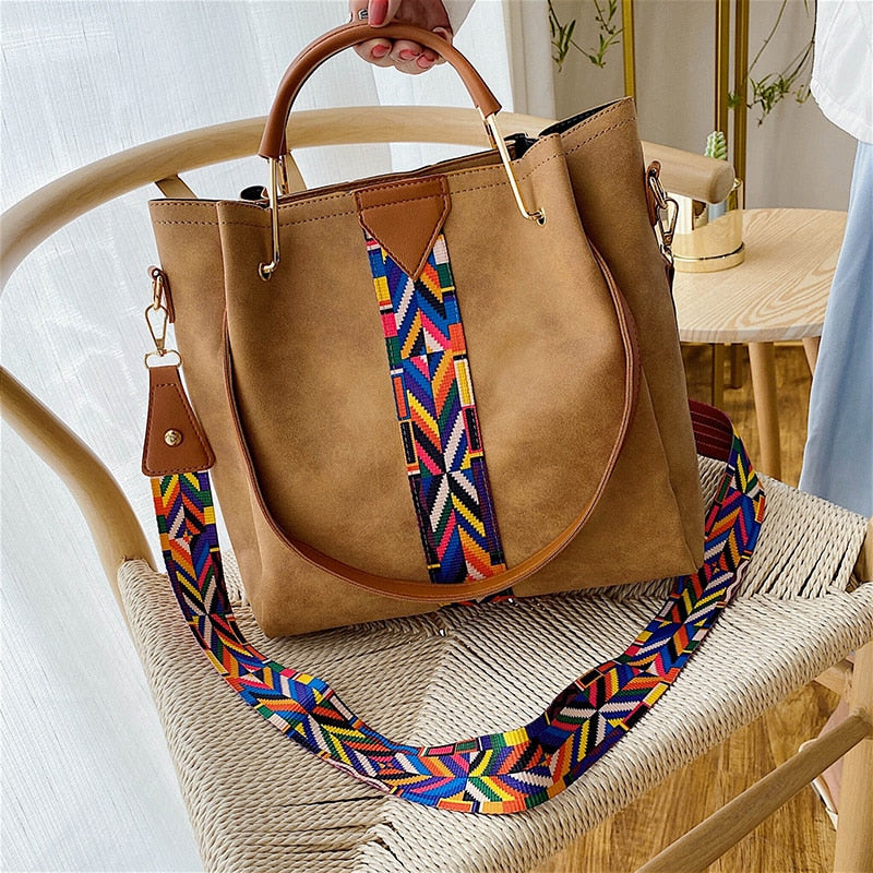 Stylish PU leather women's tote bag, a fashionable everyday carry accessory.