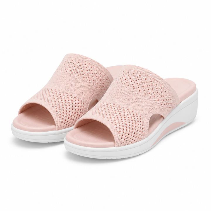 Everyday women's comfort sandals, providing foot support and stability for long walks.