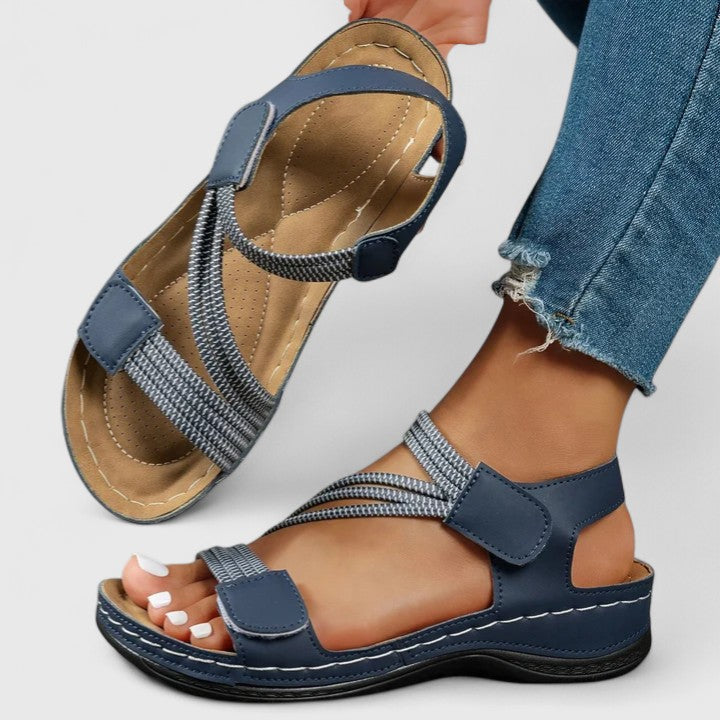 Women's three-arch support orthopedic sandals: essential for plantar fasciitis & comfortable walking.