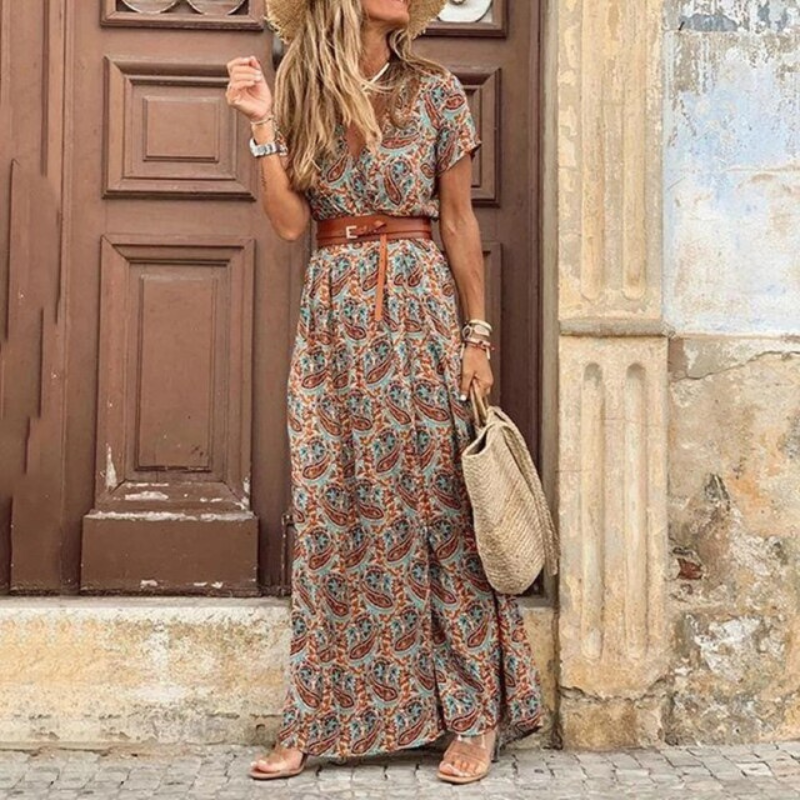 Casual women's V-neck maxi dress featuring a beautiful floral print and short sleeves