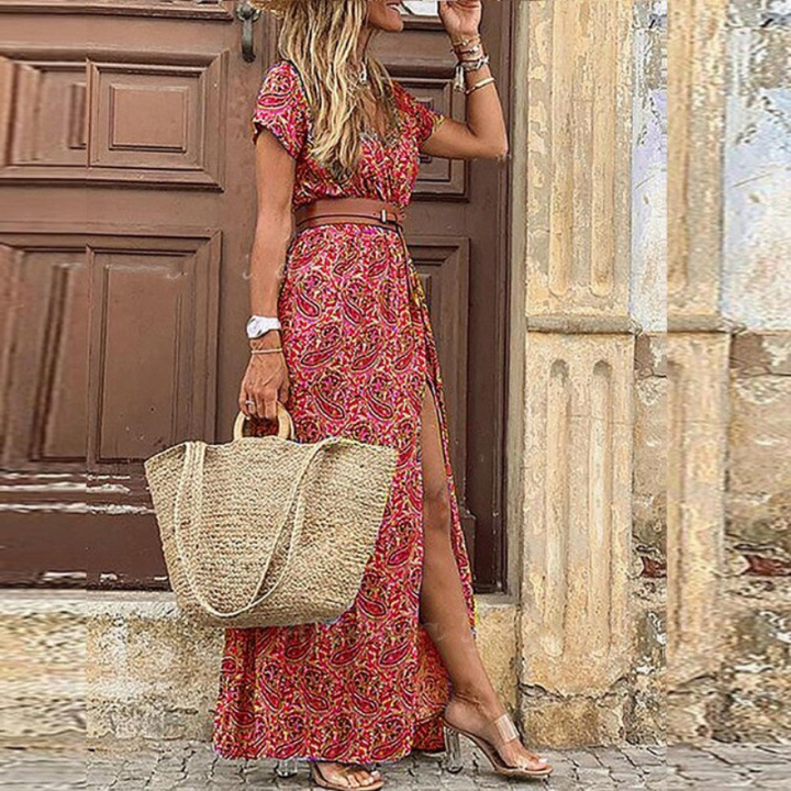 Stylish belted floral maxi dress with V-neckline & short sleeves for bohemian look