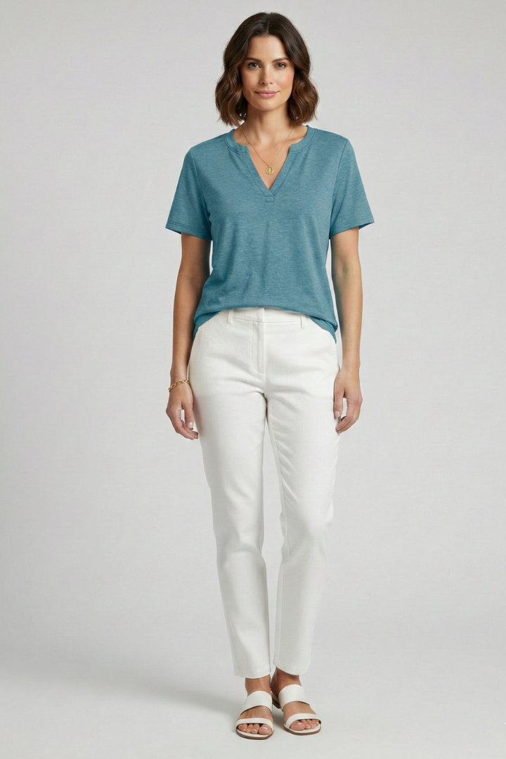 Fashionable women's V-neck t-shirt, loose fit & short sleeves, a must-have for casual wardrobes.