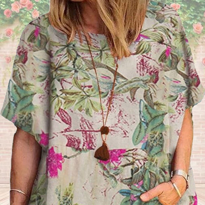 Two-piece women's casual linen suit with an elegant vintage print, comfortable for summer