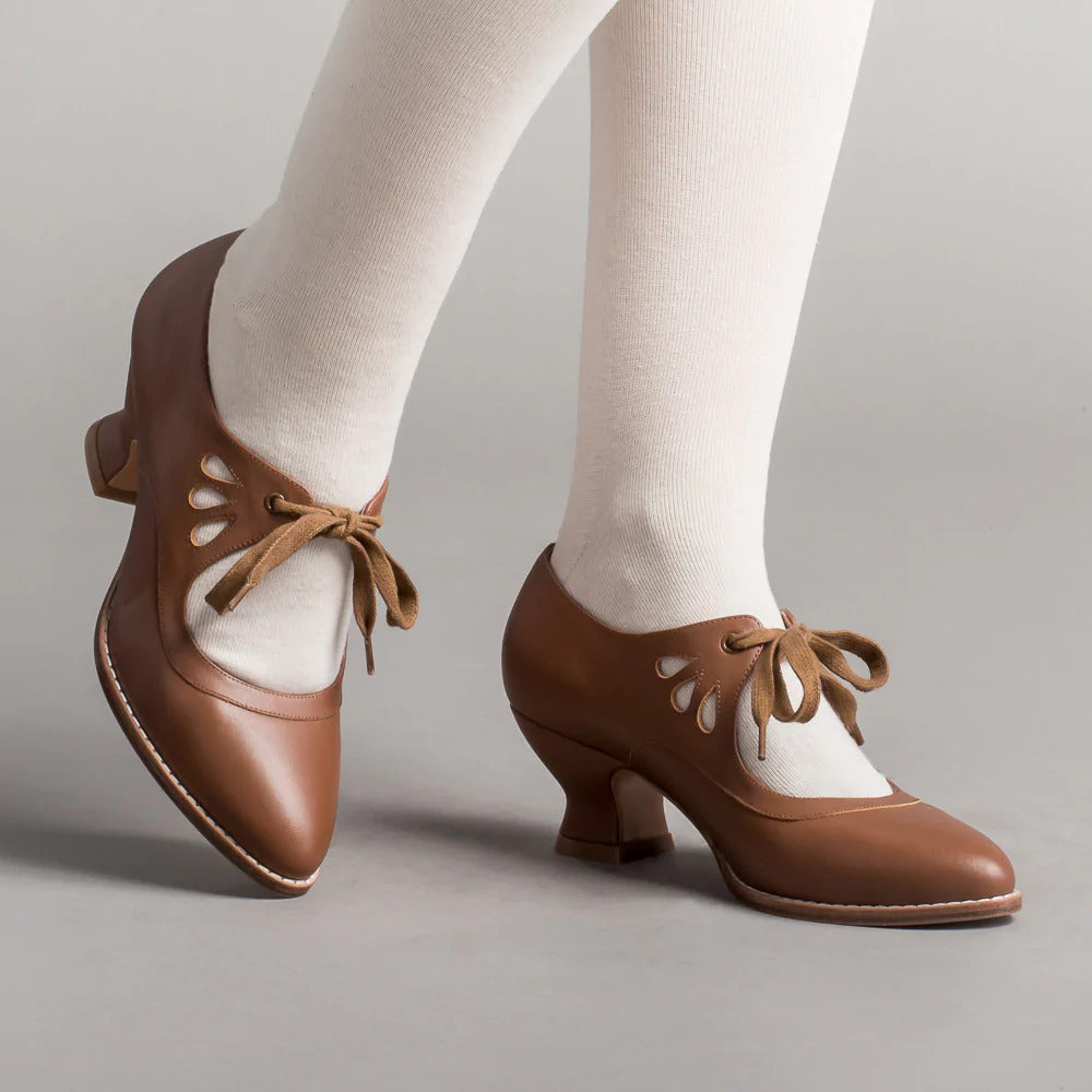 Elegant women's Viviana orthopedic pumps, a fashion-forward choice for comfort shoes with excellent arch support.