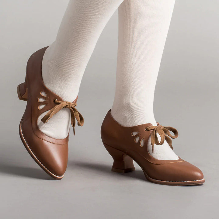 Elegant women's Viviana orthopedic pumps, a fashion-forward choice for comfort shoes with excellent arch support.