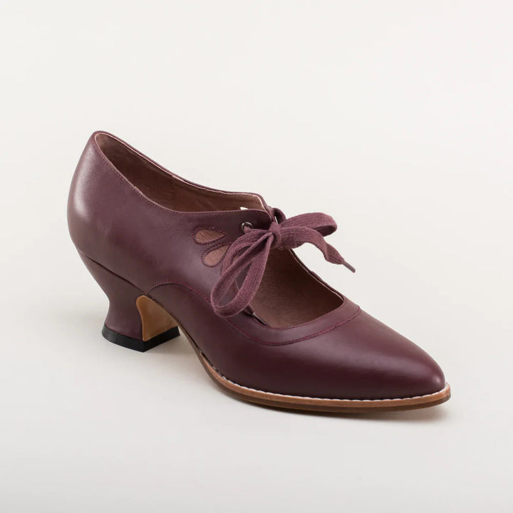 Women's orthopedic Viviana pumps, perfect dress shoes offering arch support and a stable heel for foot health.