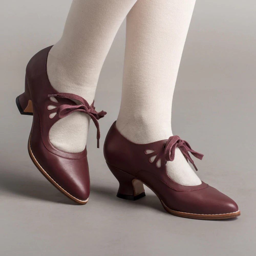 Women's Viviana orthopedic leather pumps, black, designed for superior arch support and stable, comfortable wear.