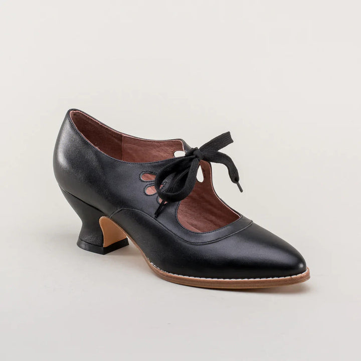 Versatile women's orthopedic pumps, Viviana, combining elegant style with essential arch & heel support for comfort.