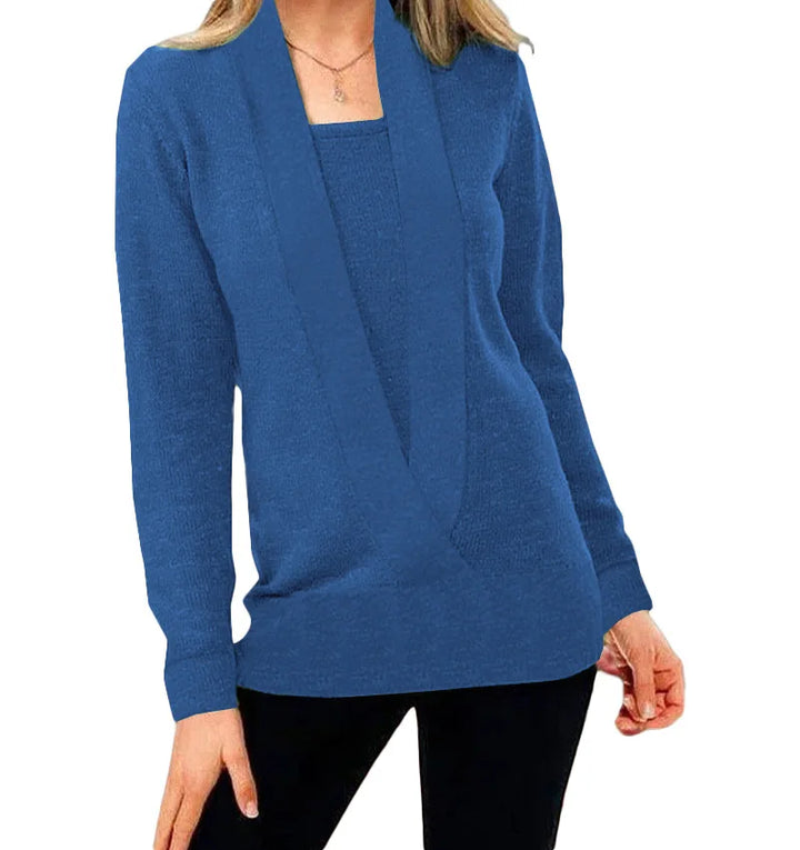 Fashionable women's long sleeve sweater, a versatile piece for autumn and winter outfits.