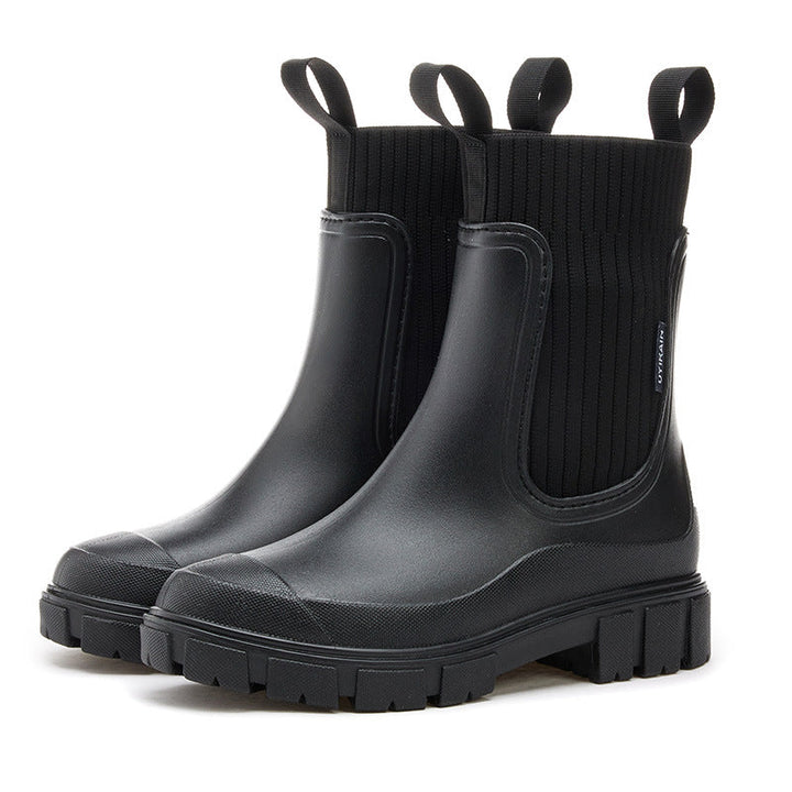 Waterproof women's fashion boots, thick sole for autumn/winter, ultimate grip & comfort.