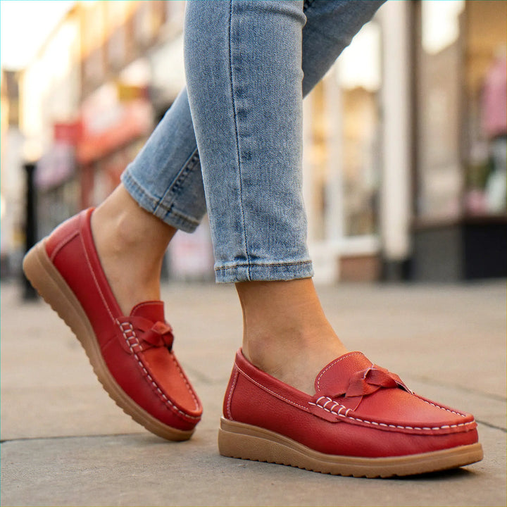 Ergonomic Women's Wide Fit Loafers: Orthopedic slip-on design with advanced arch support.