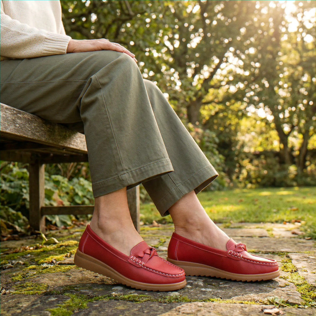 Comfort-Driven Women's Loafers: Wide fit orthopedic slip-on shoes, featuring superior arch support.