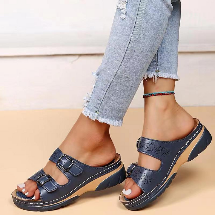 Casual wide fit orthopedic sandals for women, offering arch support & comfort for everyday style.