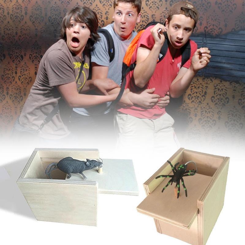 Unisex prank scare box, a classic gag gift with a hidden spider for amusement